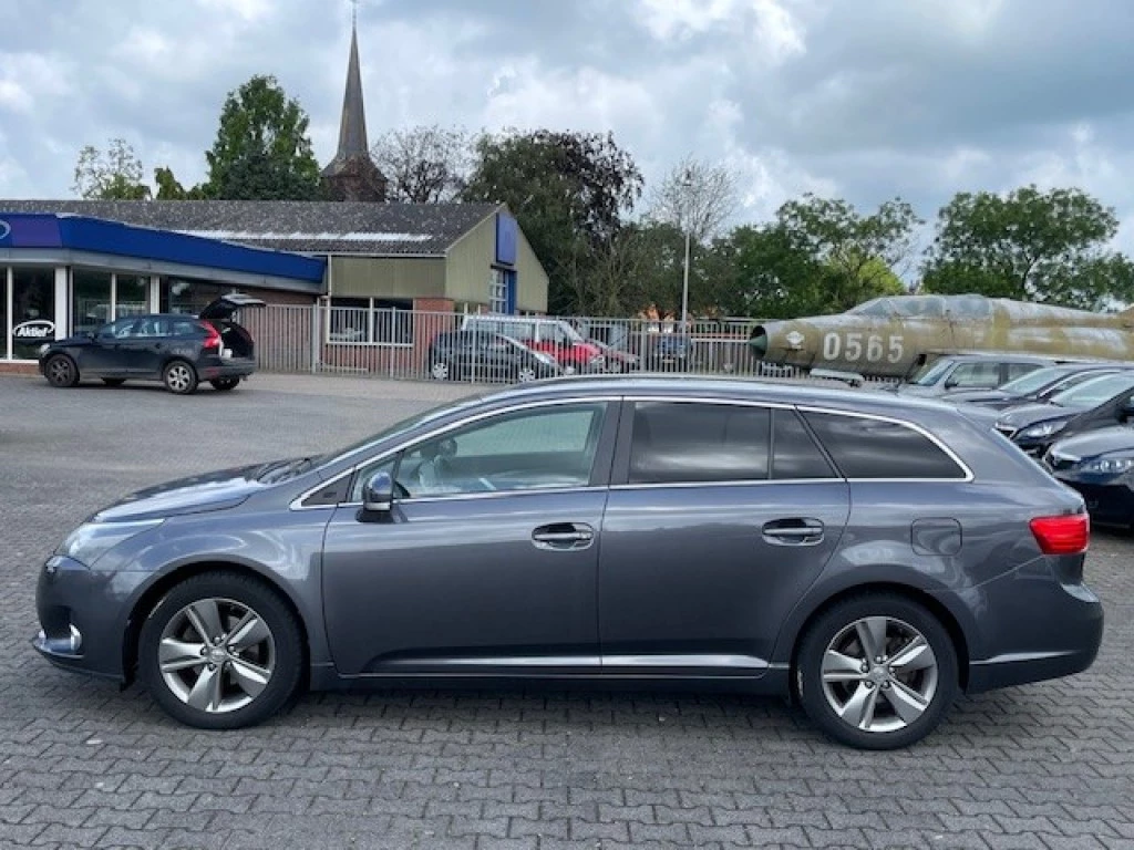 Hoofdafbeelding Toyota Avensis