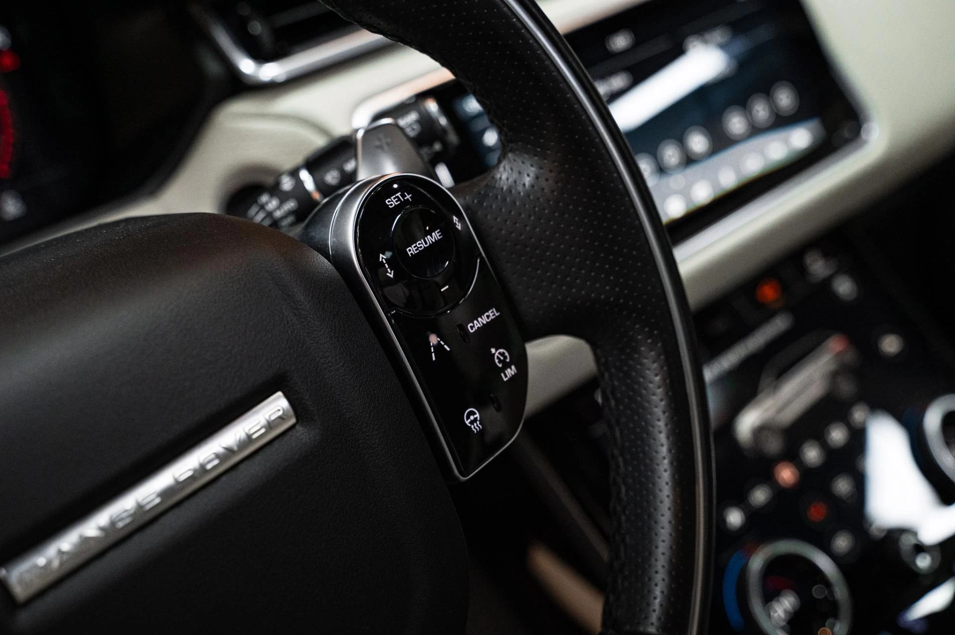 Hoofdafbeelding Land Rover Range Rover Velar