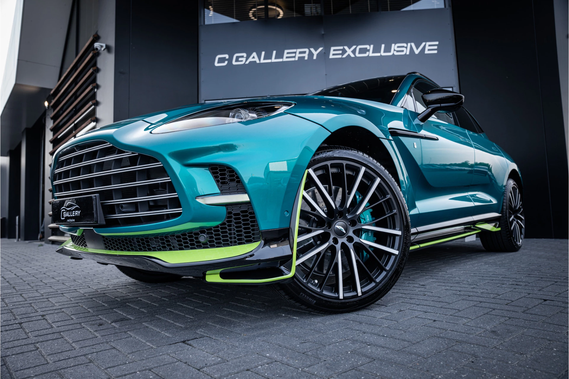 Hoofdafbeelding Aston Martin DBX