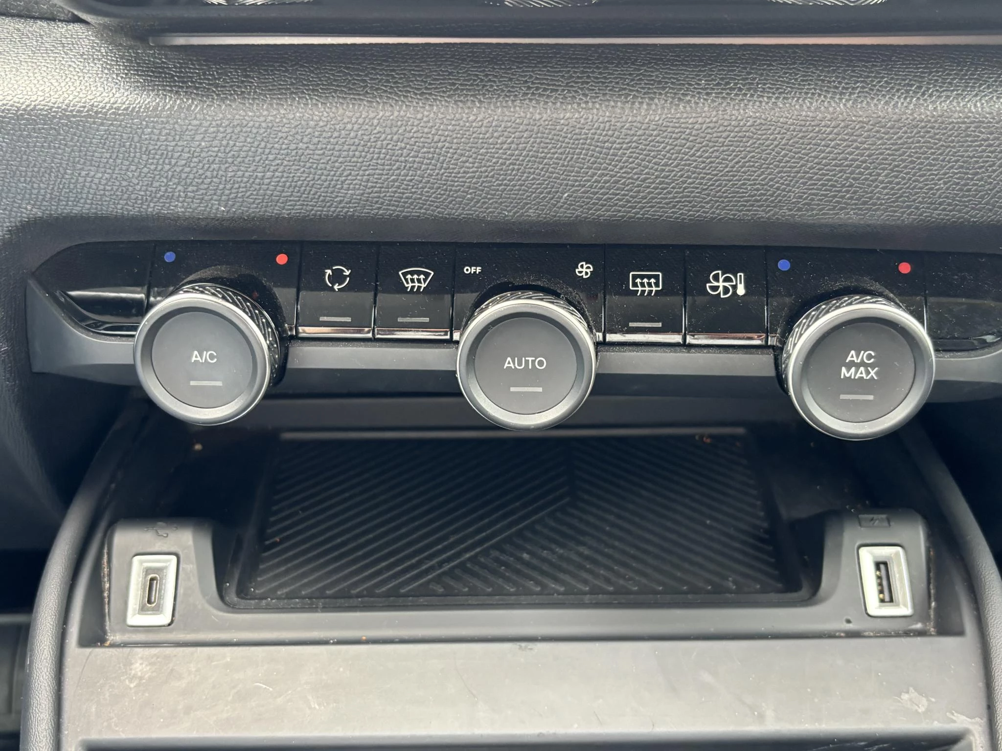 Hoofdafbeelding Citroën ë-C4