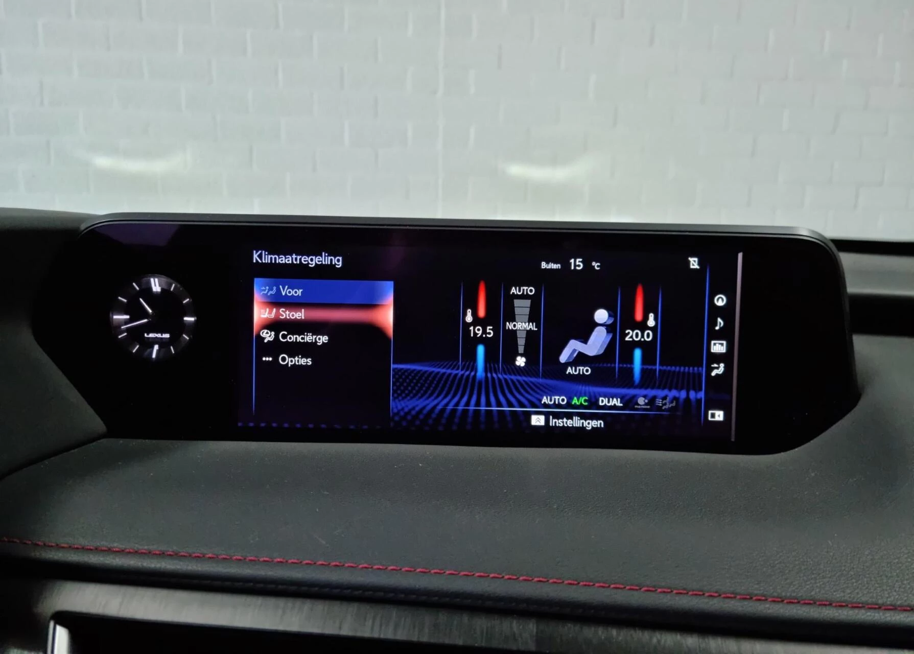 Hoofdafbeelding Lexus UX