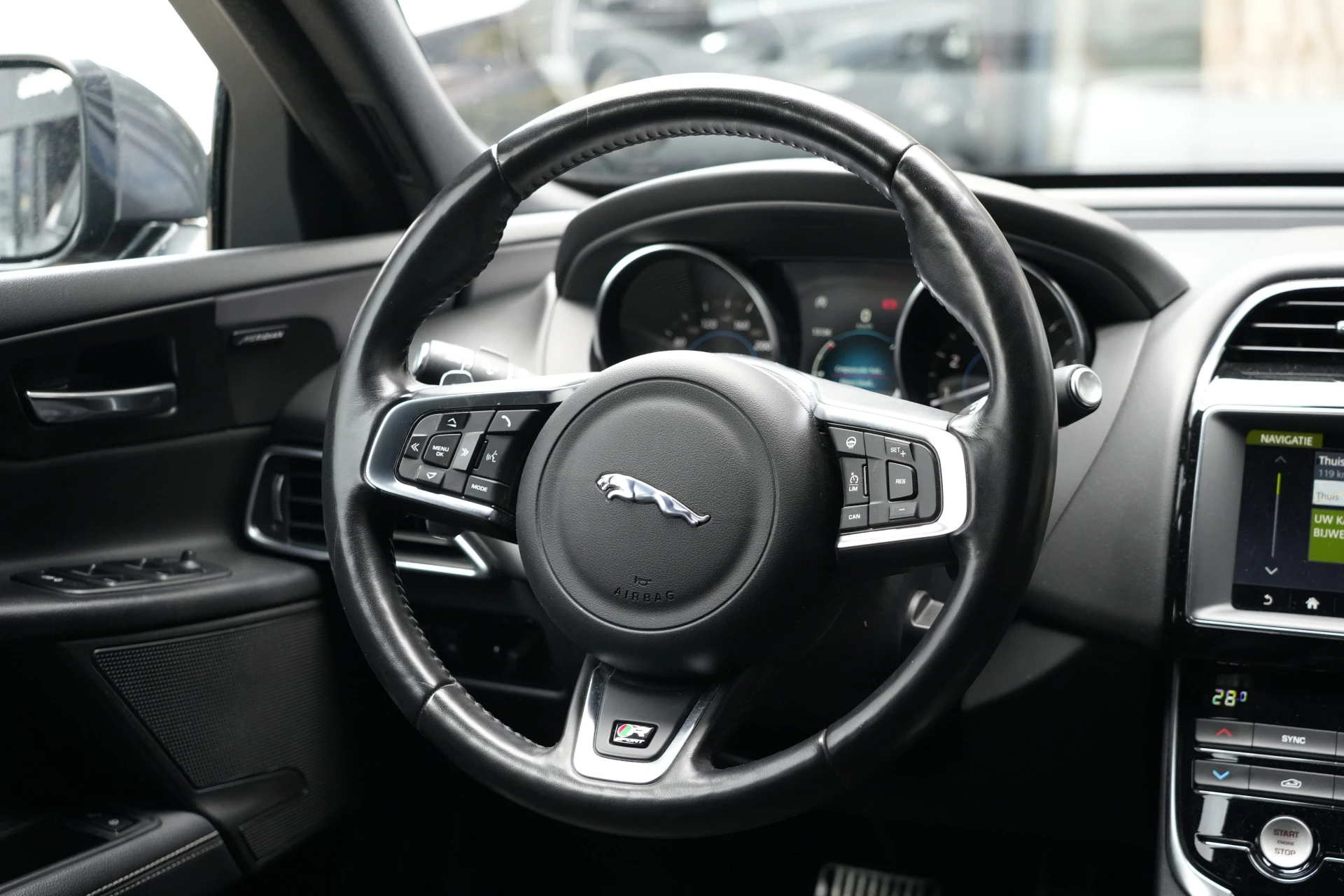 Hoofdafbeelding Jaguar XE