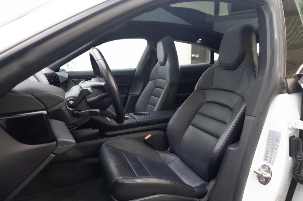 Hoofdafbeelding Porsche Taycan