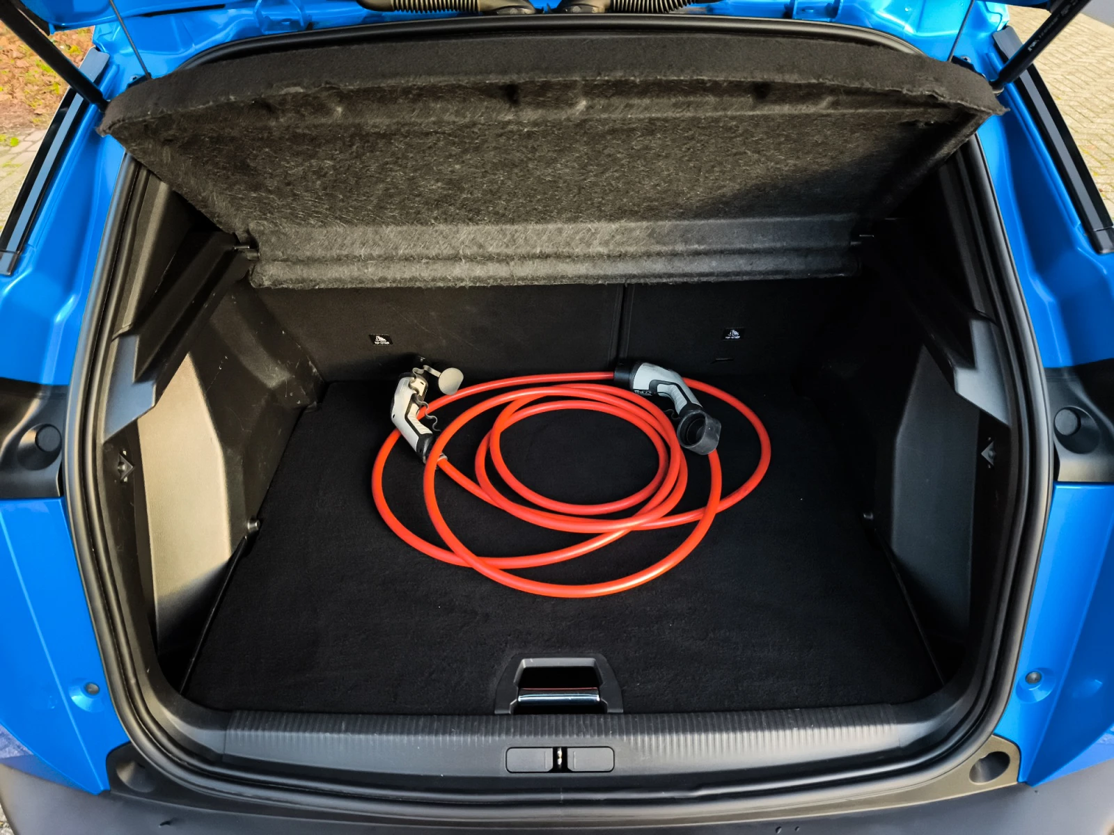 Hoofdafbeelding Peugeot e-2008