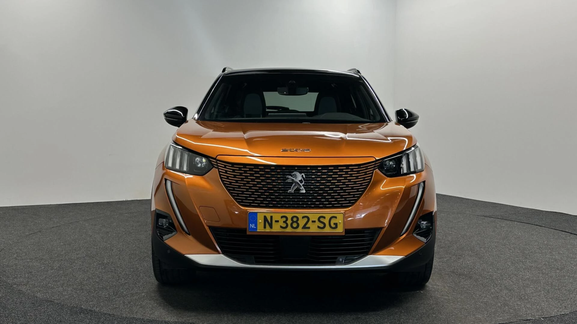 Hoofdafbeelding Peugeot e-2008