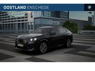 Hoofdafbeelding BMW iX2 BMW iX2 eDrive20 M Sport / Trekhaak / Sportstoelen / Achteruitrijcamera / Adaptieve LED / M Adaptief onderstel / Comfort Access / Parking Assistant