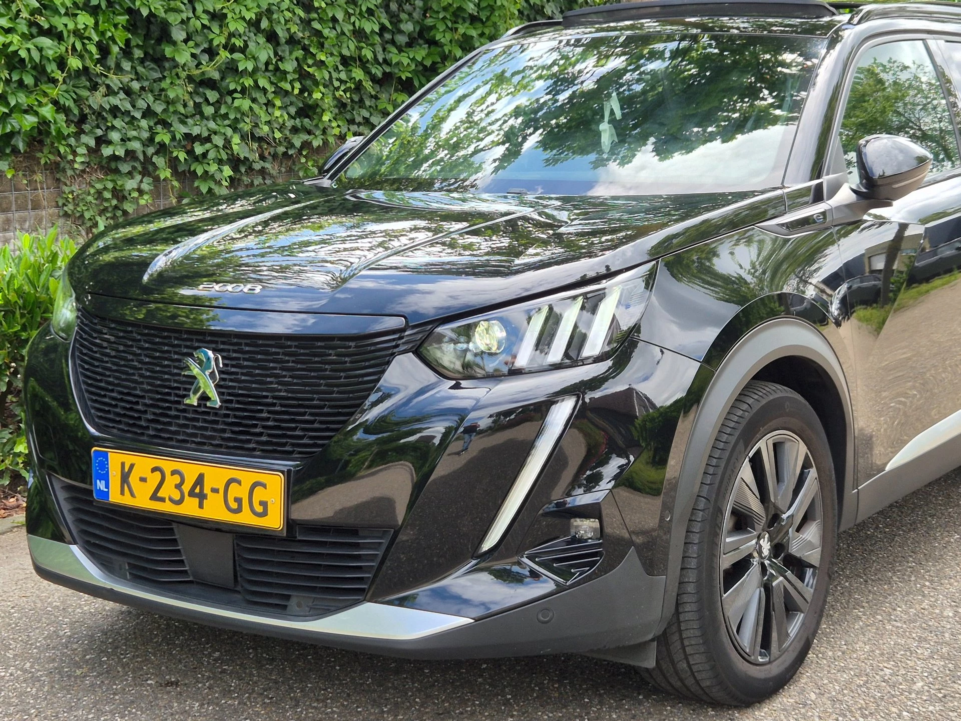 Hoofdafbeelding Peugeot e-2008