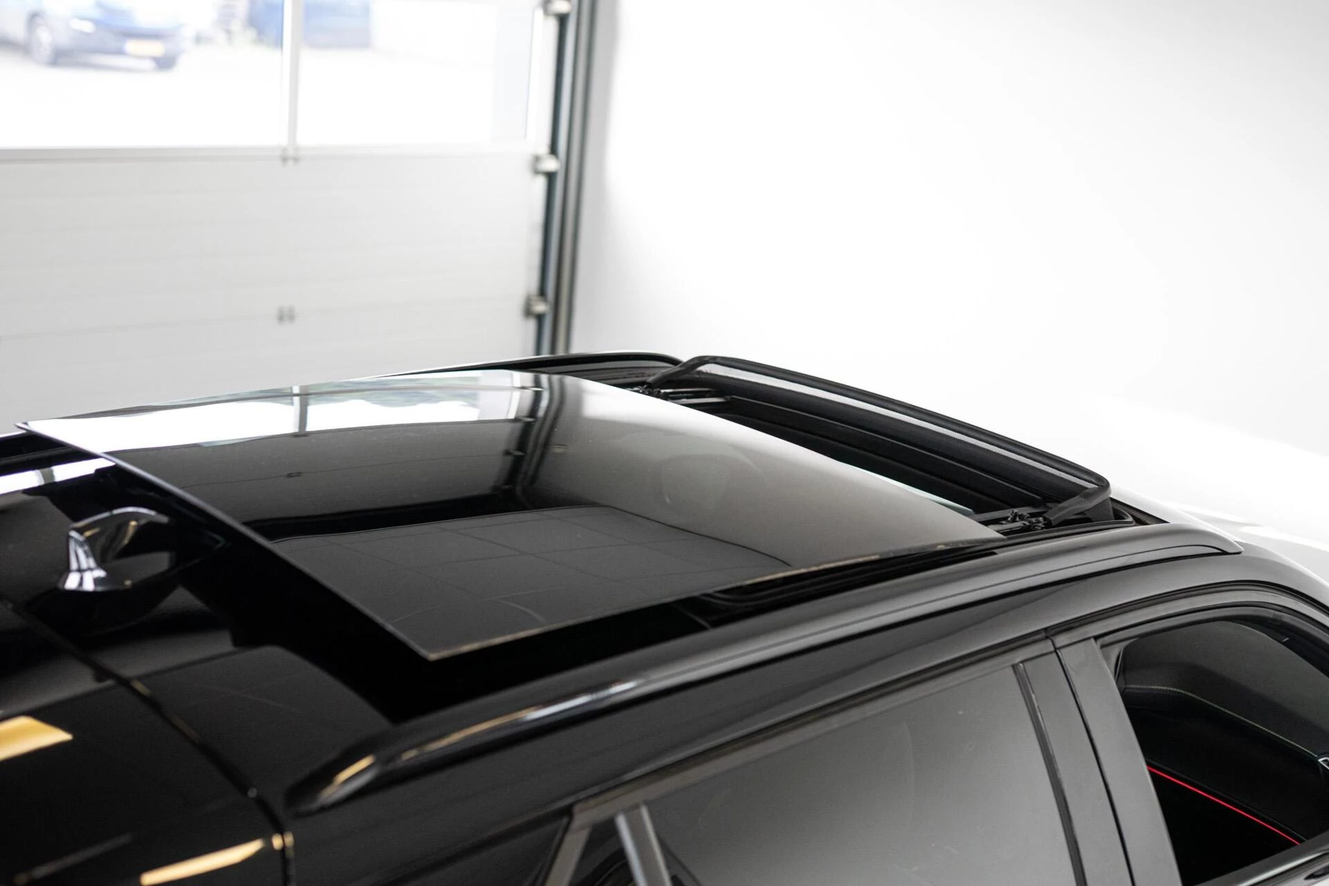 Hoofdafbeelding Peugeot e-2008
