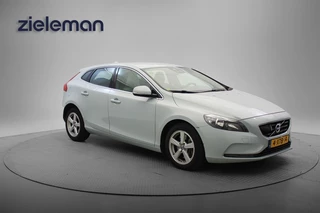 Hoofdafbeelding Volvo V40 Volvo V40 2.0 D4 Momentum Business - Navi, Clima, Cruise, Trekhaak