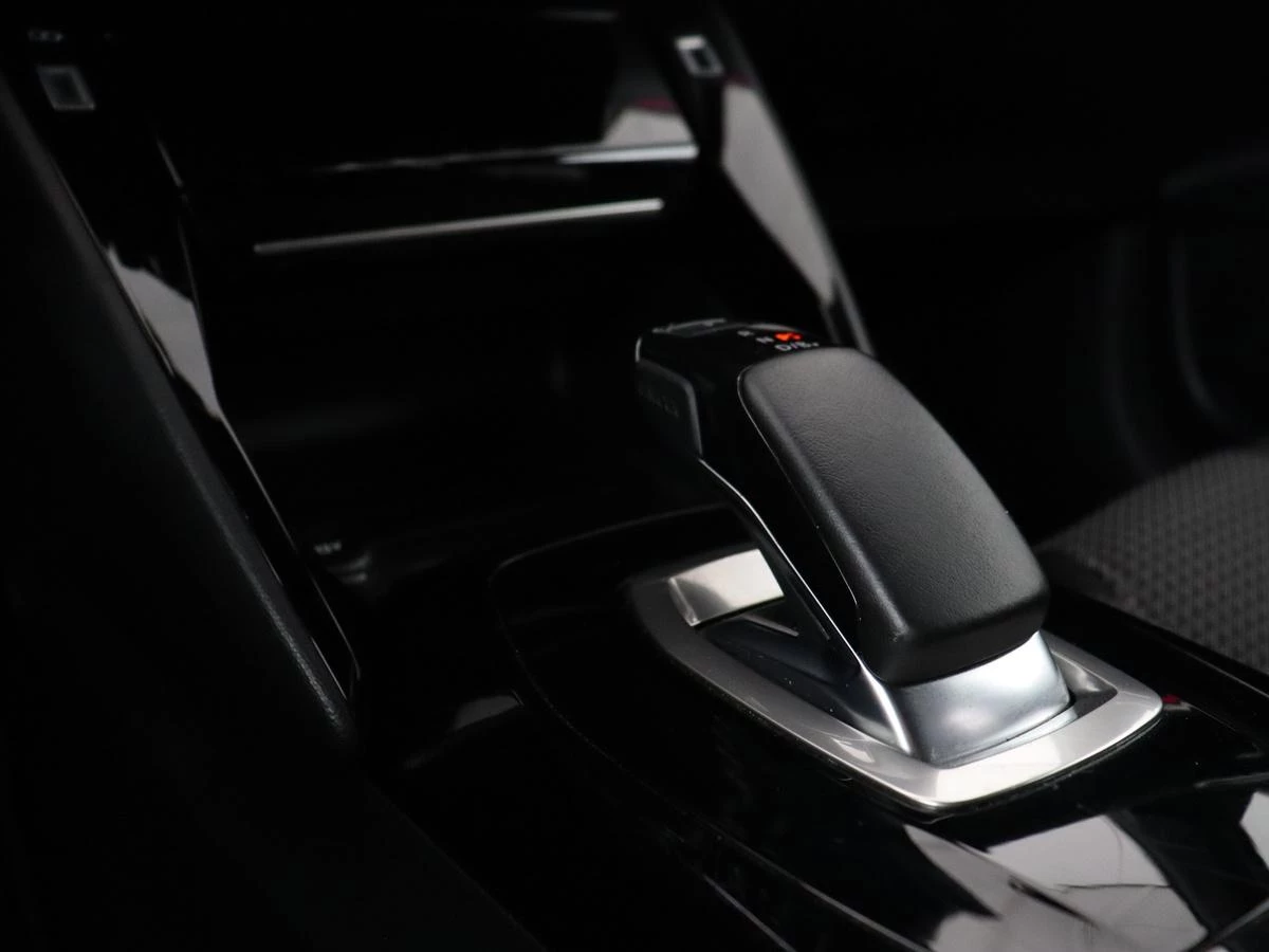 Hoofdafbeelding Peugeot e-208