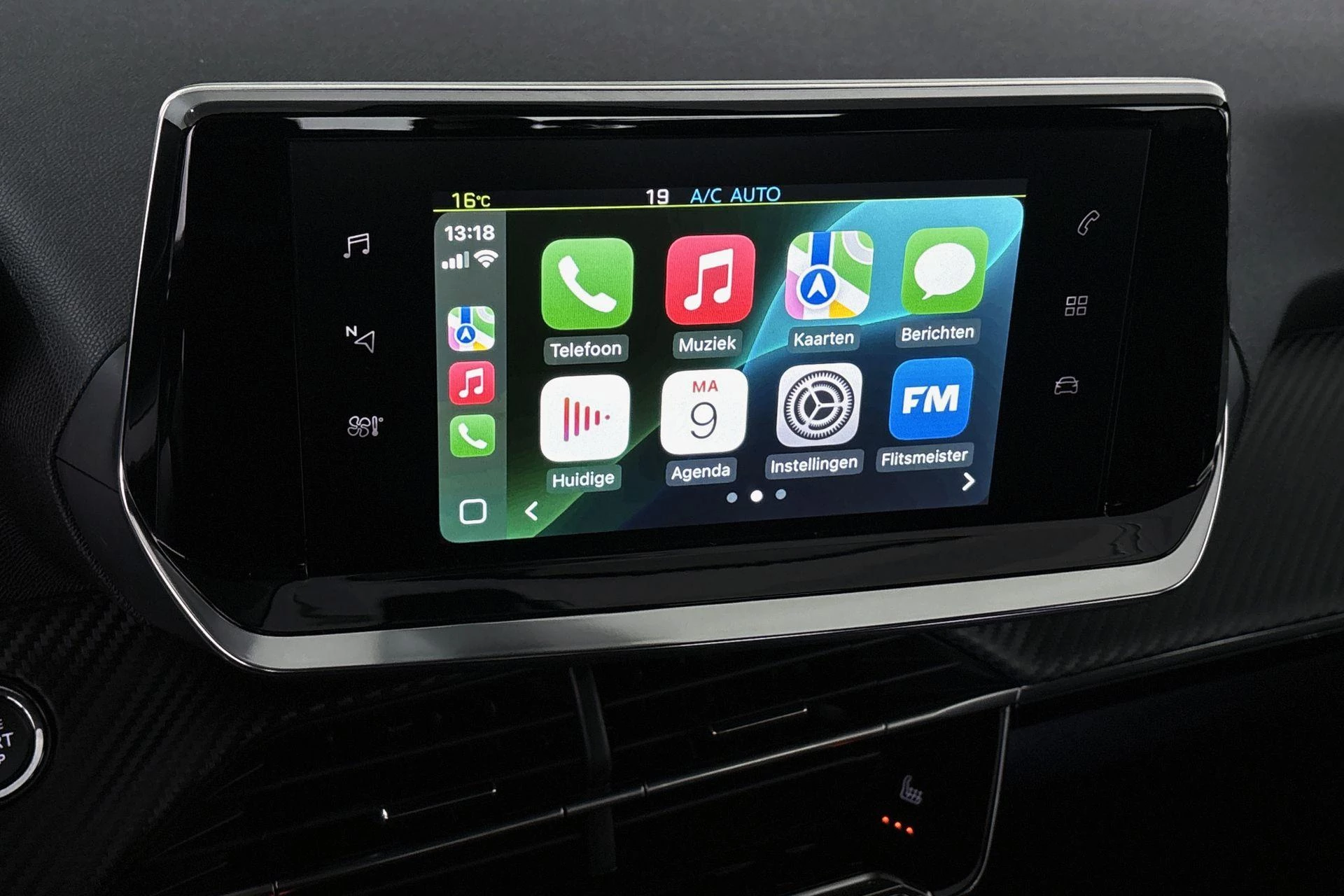 Hoofdafbeelding Peugeot e-2008