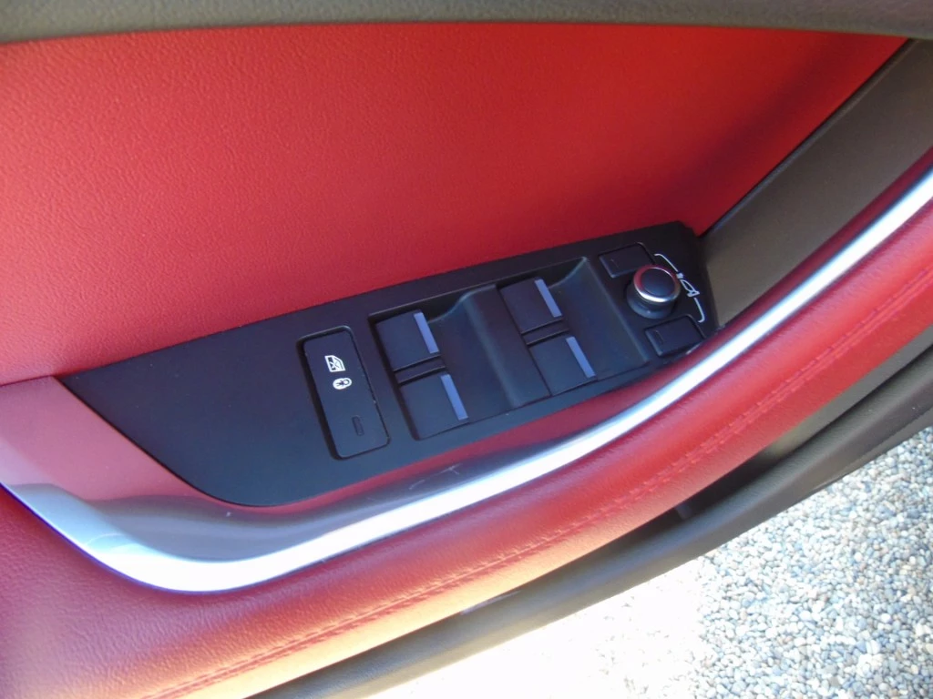 Hoofdafbeelding Jaguar XE
