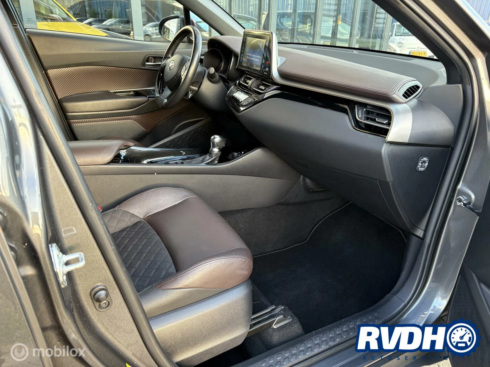 Hoofdafbeelding Toyota C-HR