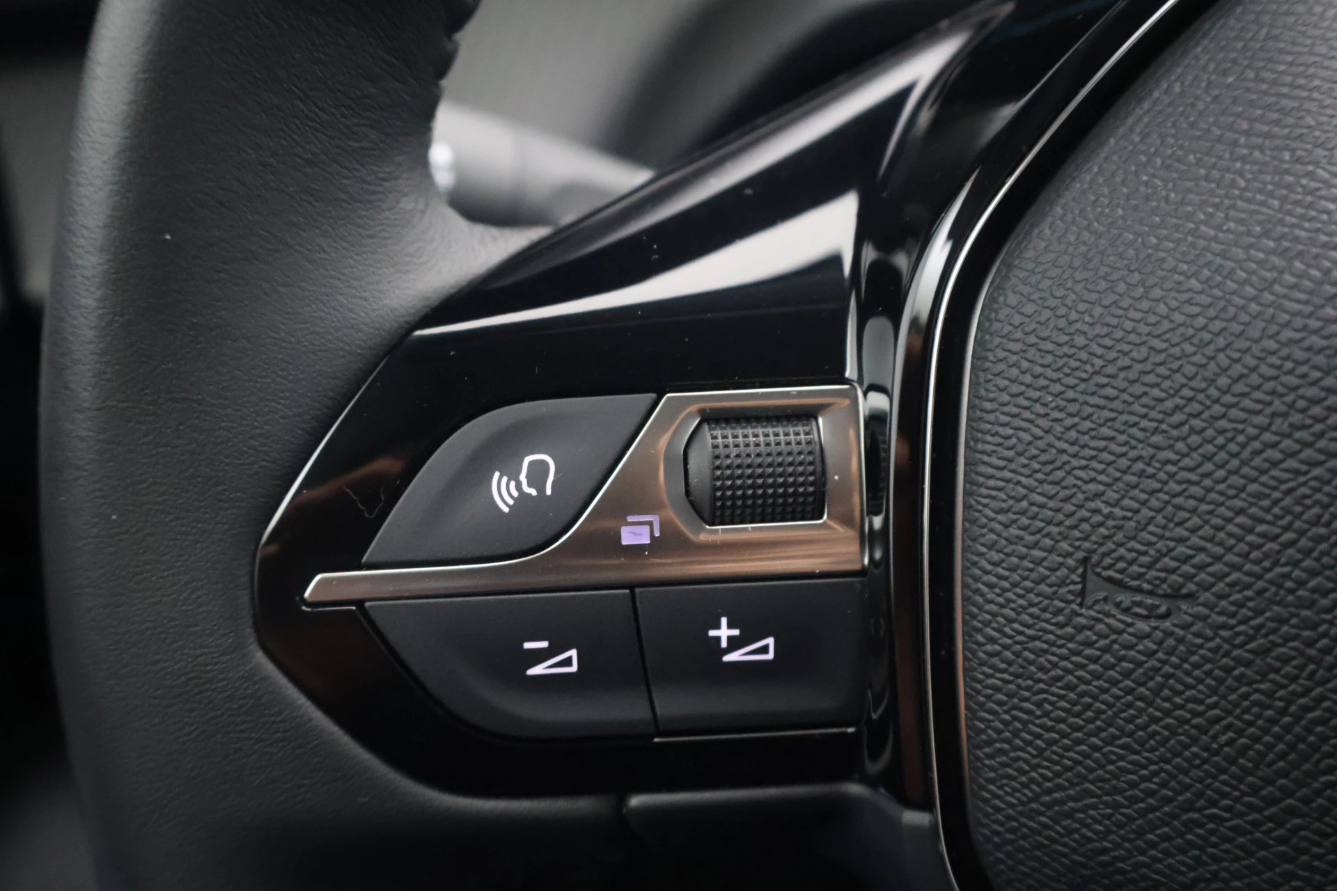 Hoofdafbeelding Peugeot e-208