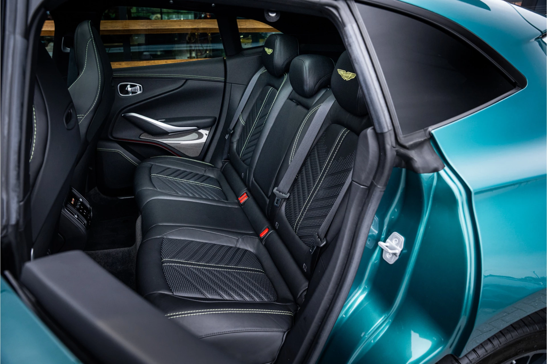 Hoofdafbeelding Aston Martin DBX