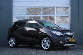 Hoofdafbeelding Opel Mokka Opel Mokka 1.4 T Cosmo 4x4 140pk Camera/Cruise/Stoel&Stuurverwarming/Bi-Xenon/PDCv+a/Navi/Bluetooth/RadioCD.AUX.USB/19"LM/Trekhaak