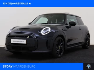 MINI Electric Classic / Panoramadak / Sportstoelen / Achteruitrijcamera / Stuurverwarming / Comfort Access / Adaptieve LED / Harman-Kardon / Stoelverwarming