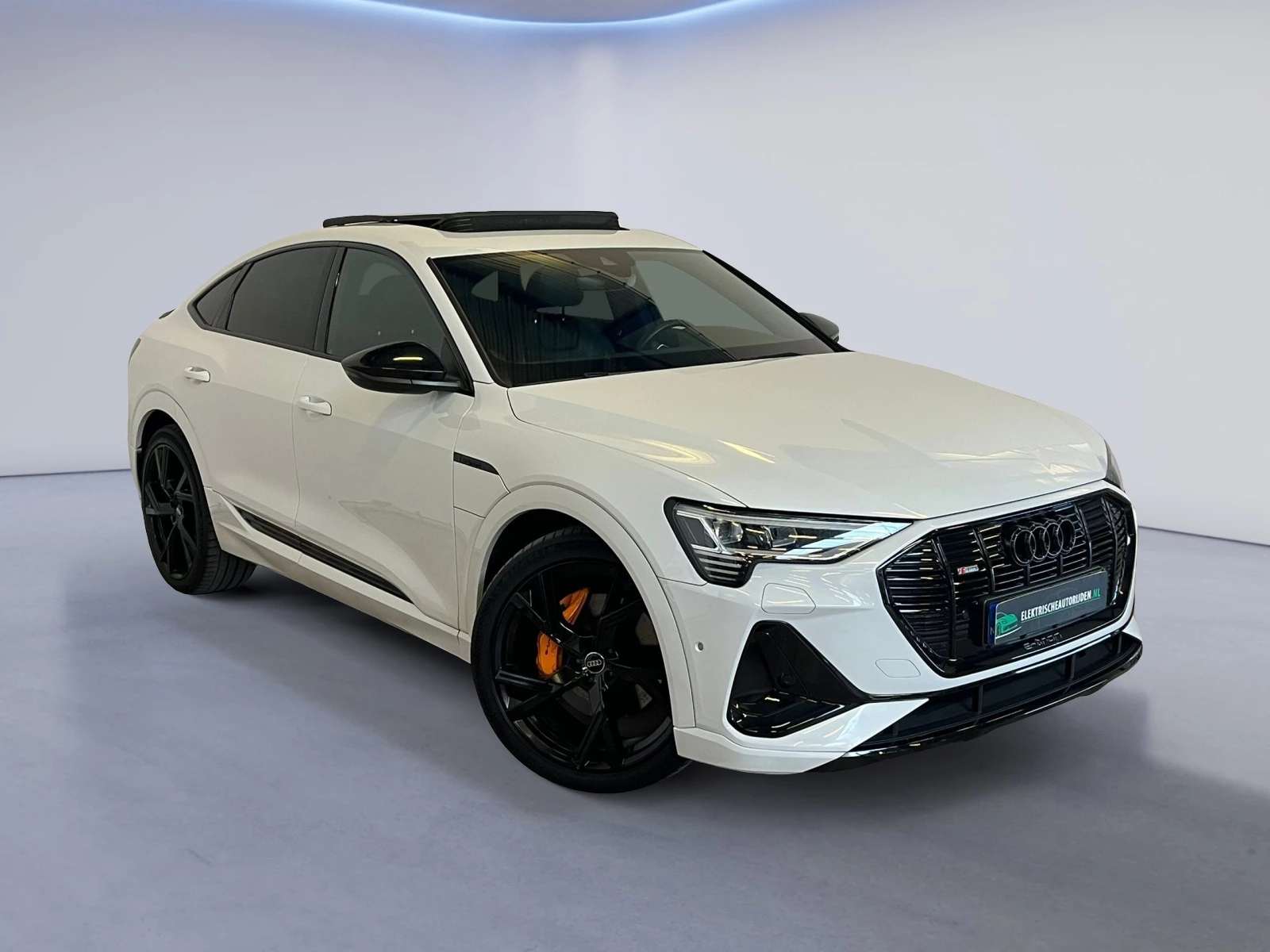 Hoofdafbeelding Audi e-tron