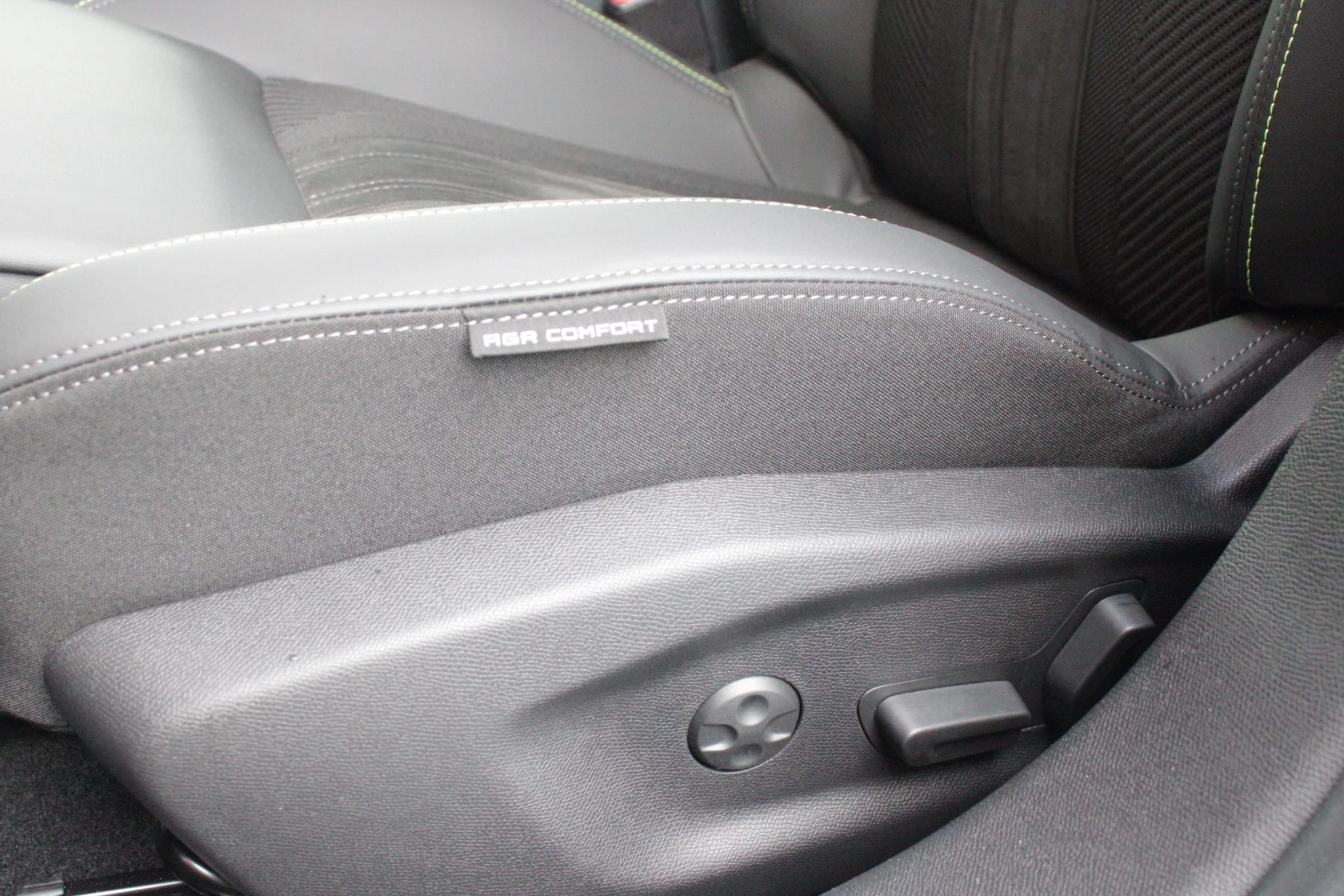 Hoofdafbeelding Peugeot 408