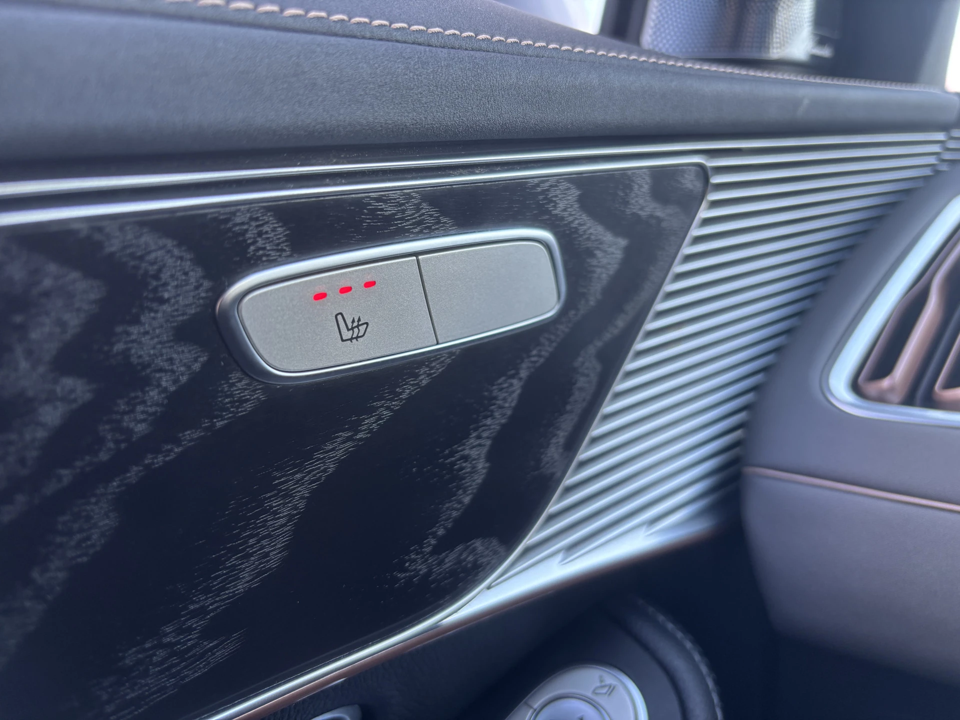 Hoofdafbeelding Mercedes-Benz EQC