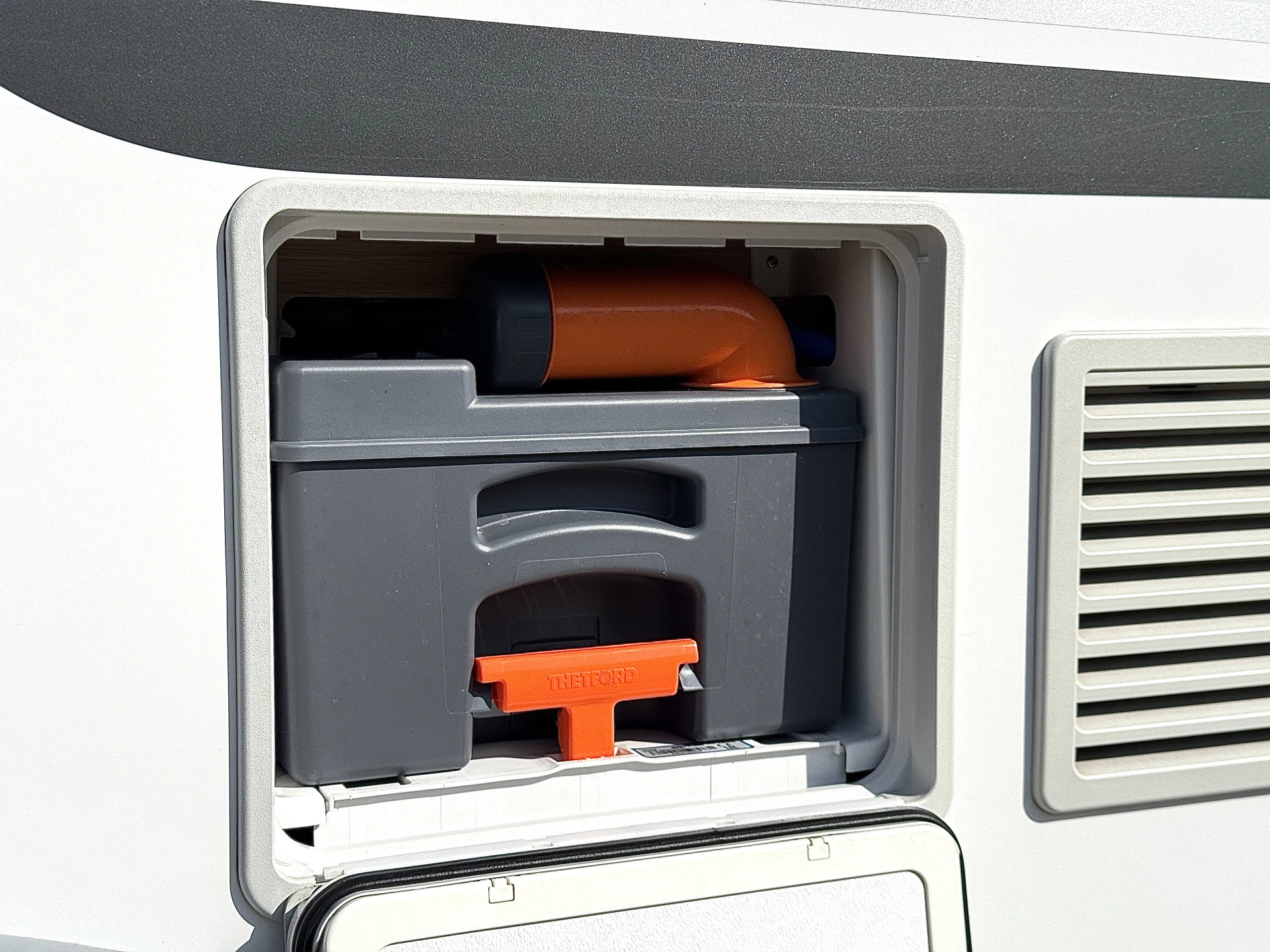 Hoofdafbeelding Adria CORAL 670 SL