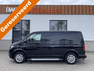 Volkswagen Transporter 2.0 TDI 150pk DSG automaat L1H1 28 / vaste prijs rijklaar € 22.950 ex btw / lease vanaf € 375 / euro 6 / bpm vrij / airco / cruise / navi / trekhaak / sidesteps / lichtmetalen velgen
