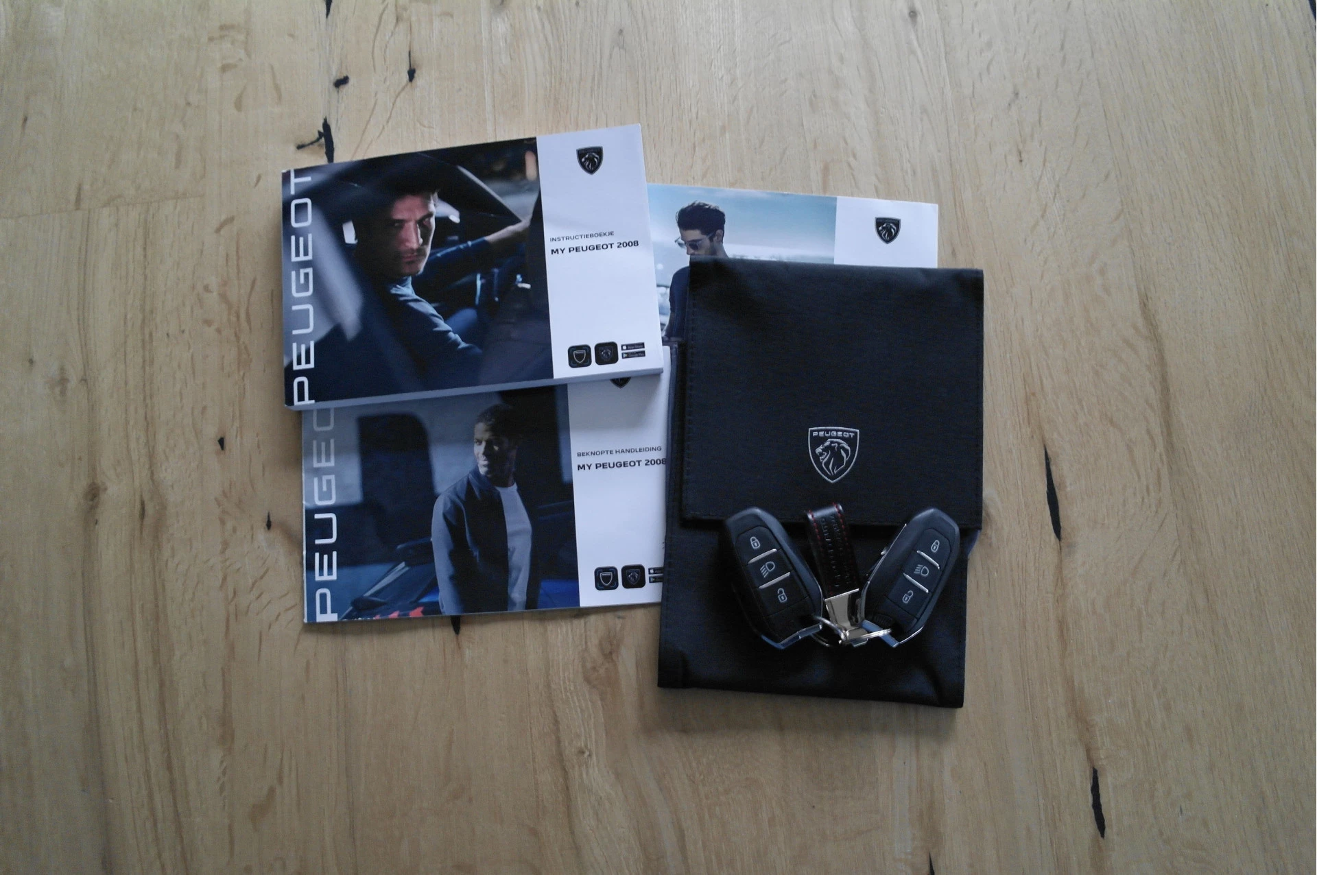 Hoofdafbeelding Peugeot e-2008