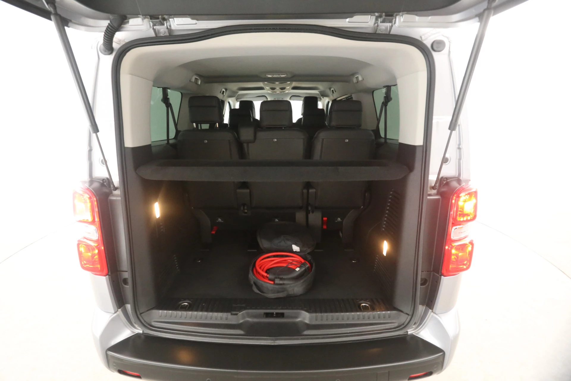 Hoofdafbeelding Peugeot e-Traveller