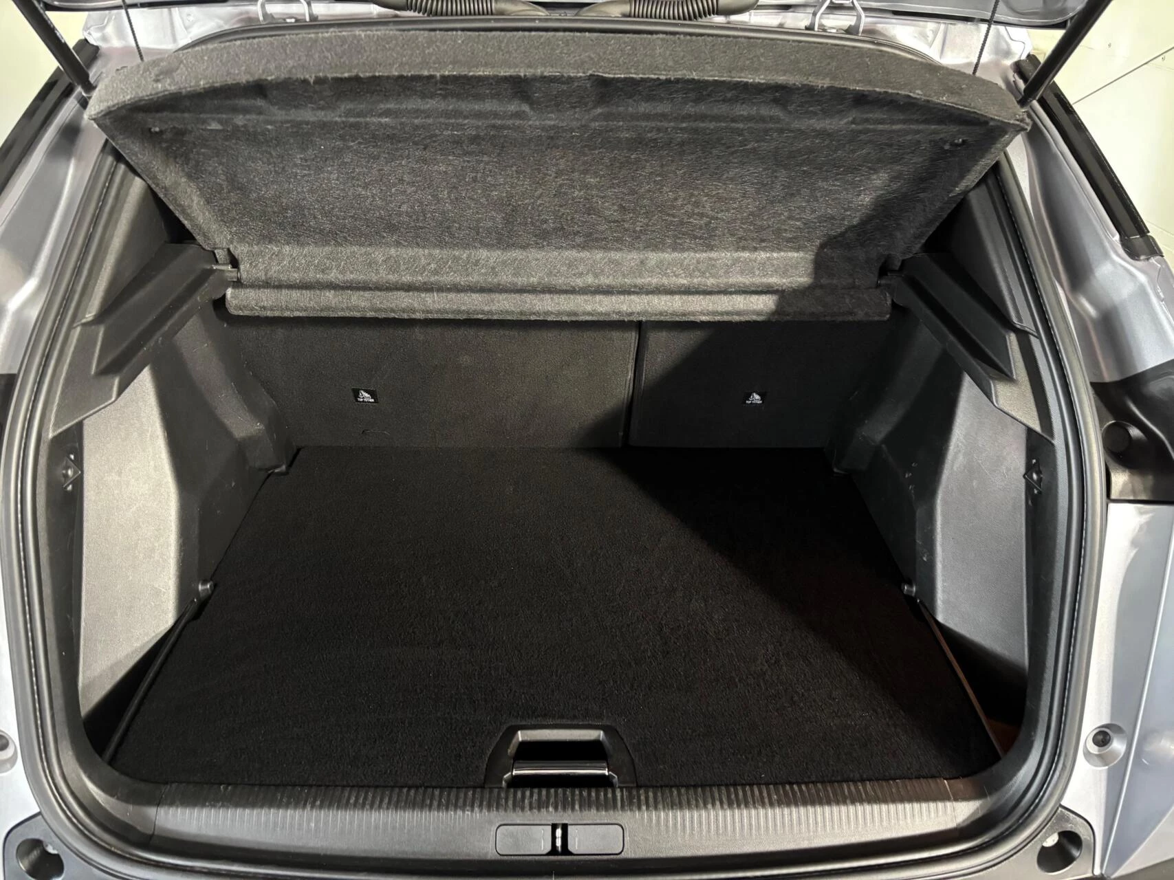 Hoofdafbeelding Peugeot e-2008