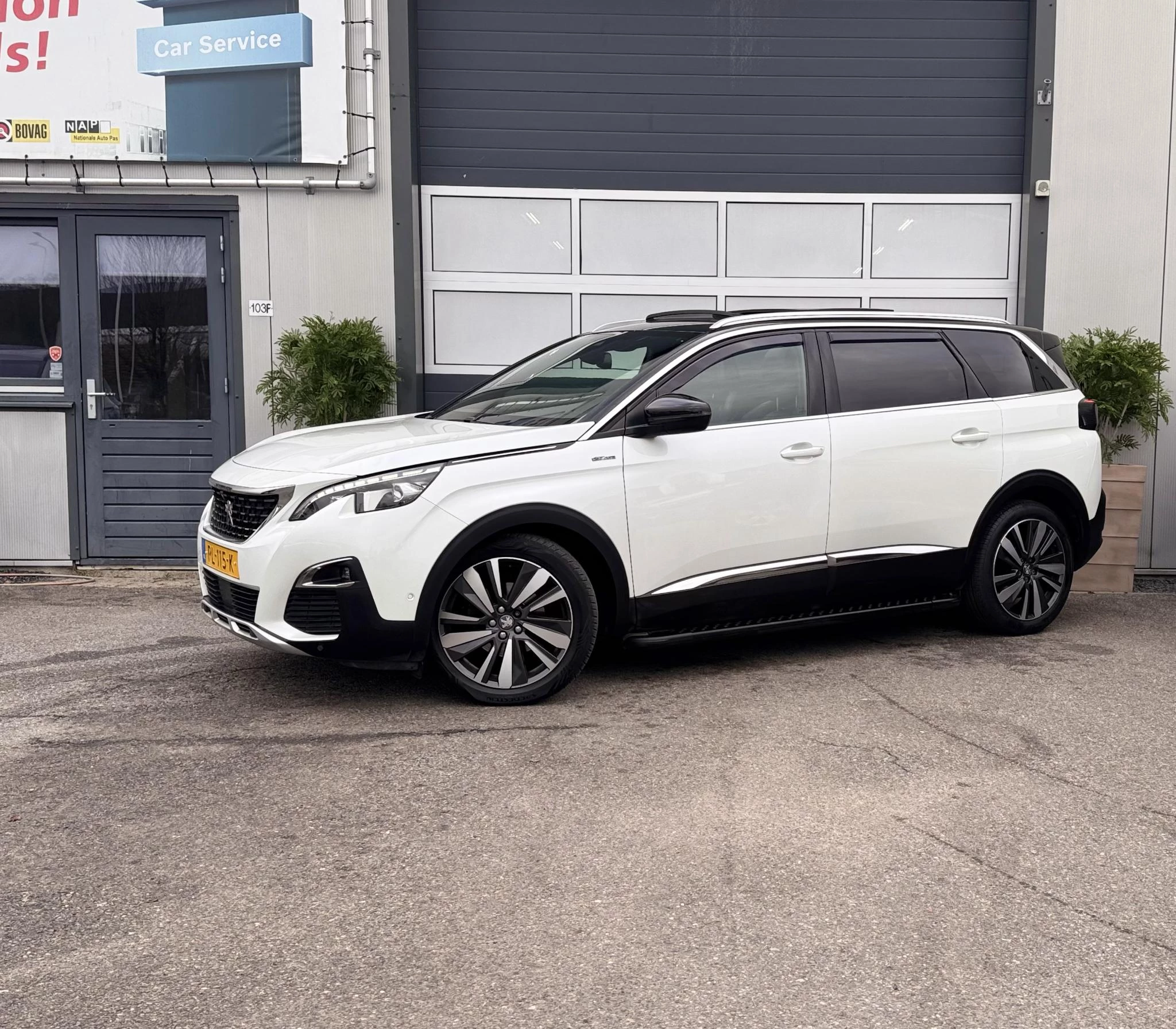 Hoofdafbeelding Peugeot 5008