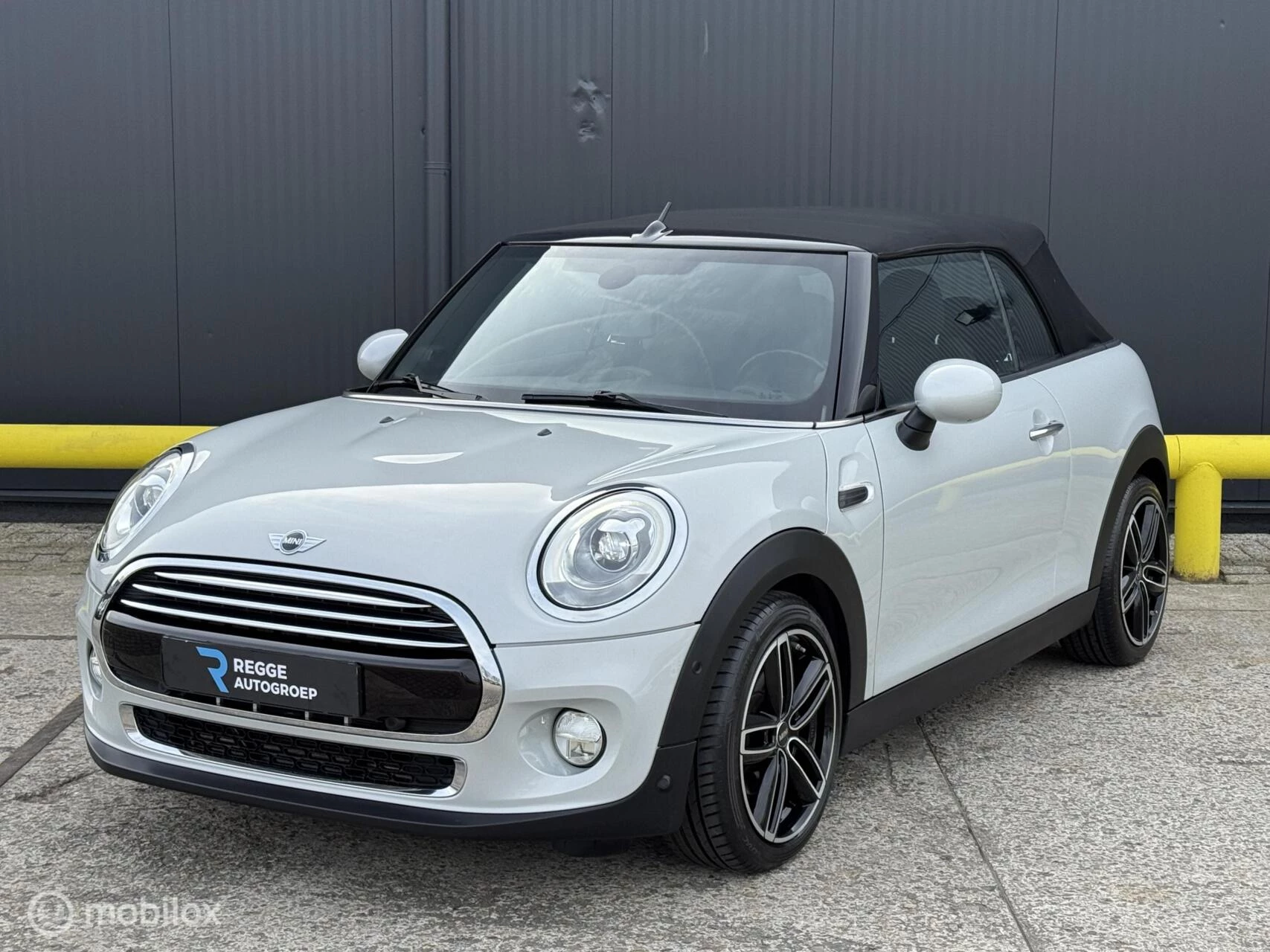 Hoofdafbeelding MINI Cooper Cabrio