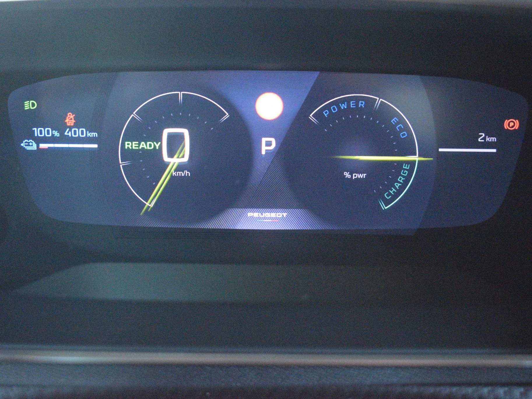 Hoofdafbeelding Peugeot e-2008