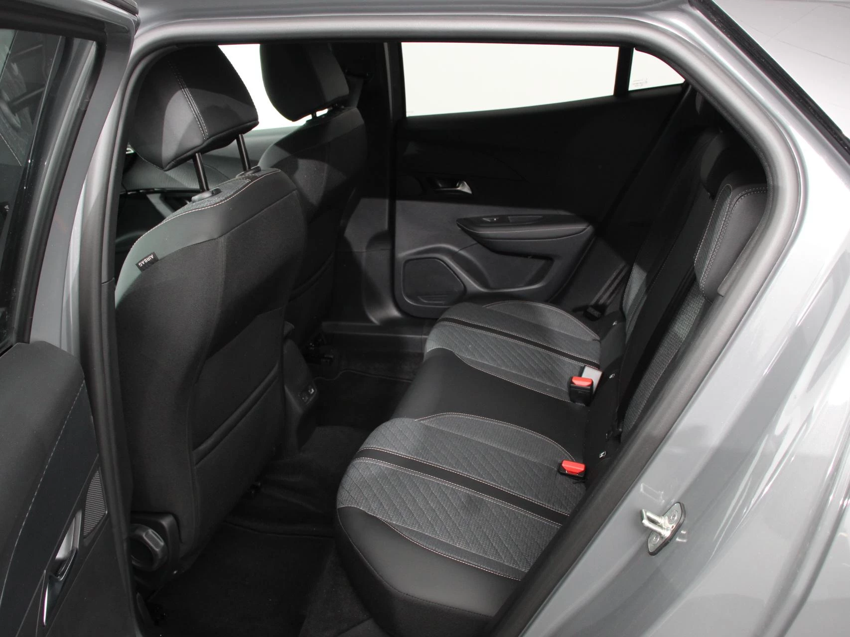 Hoofdafbeelding Peugeot e-2008