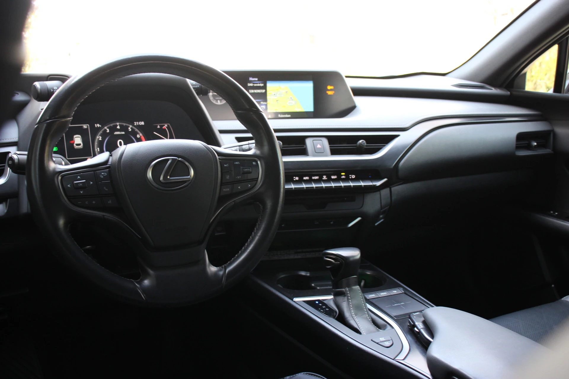 Hoofdafbeelding Lexus UX