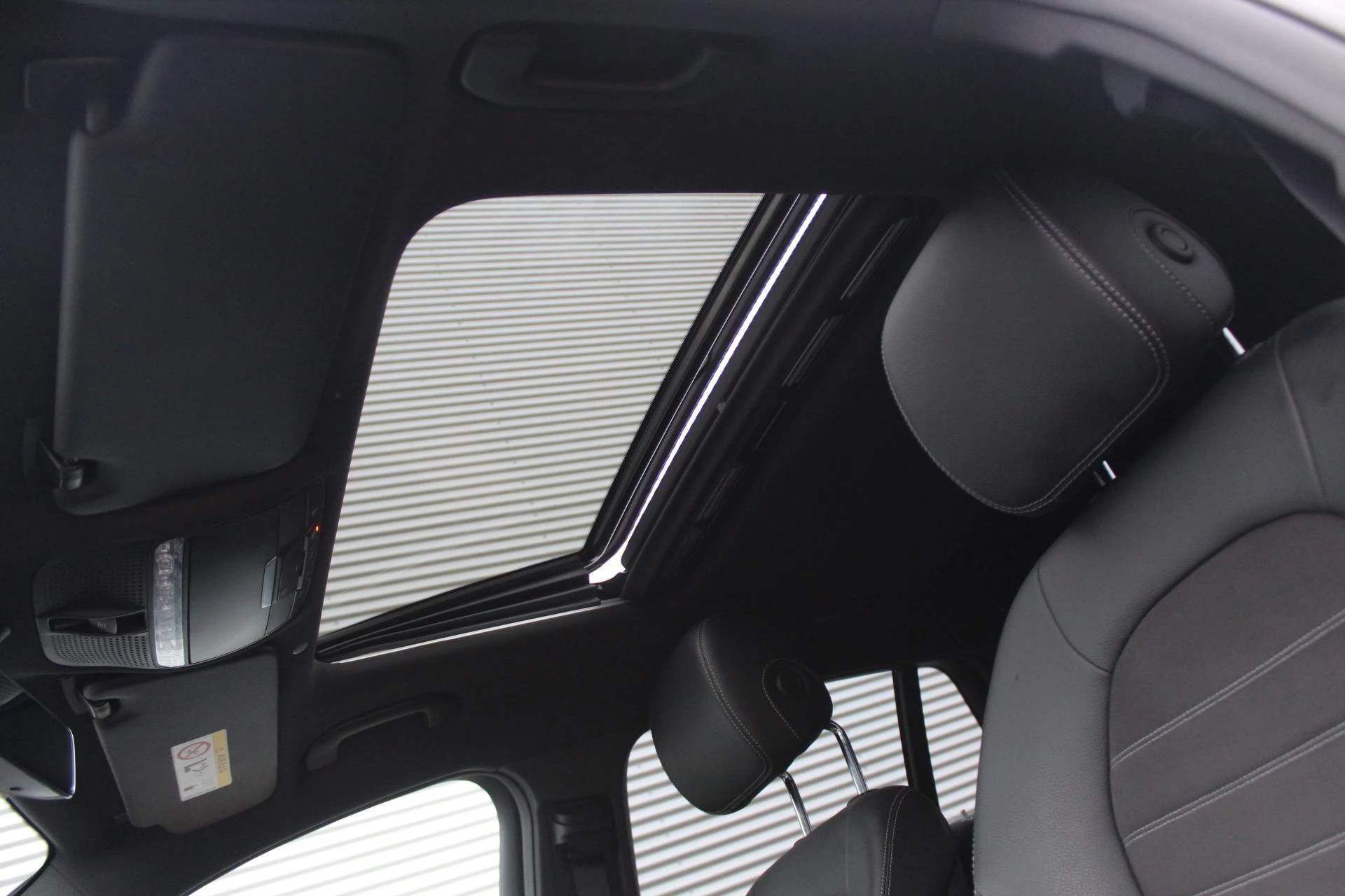 Hoofdafbeelding Mercedes-Benz EQC