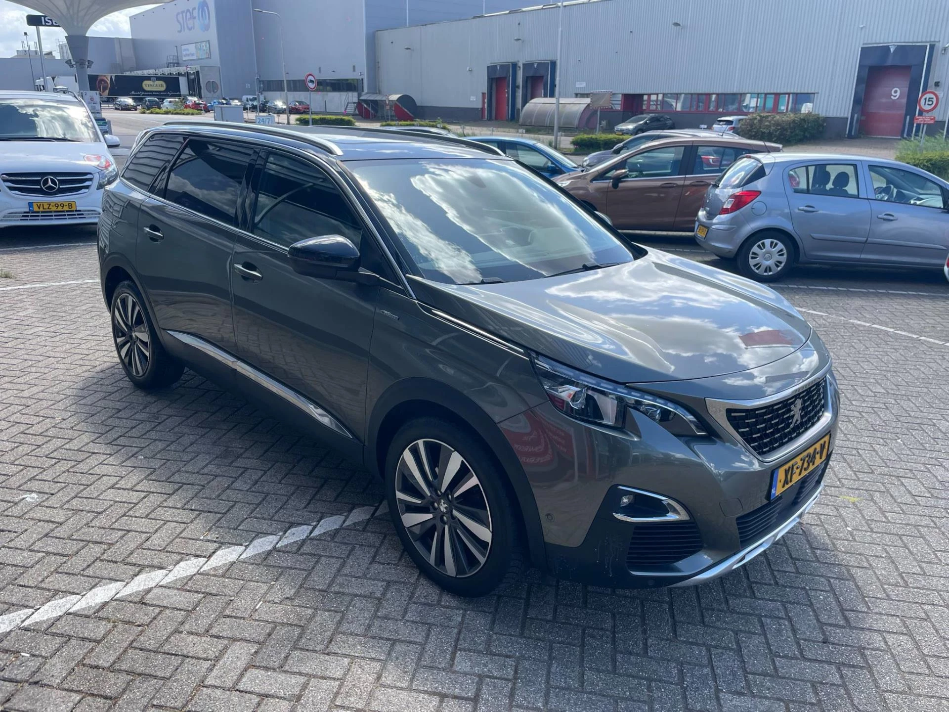 Hoofdafbeelding Peugeot 5008