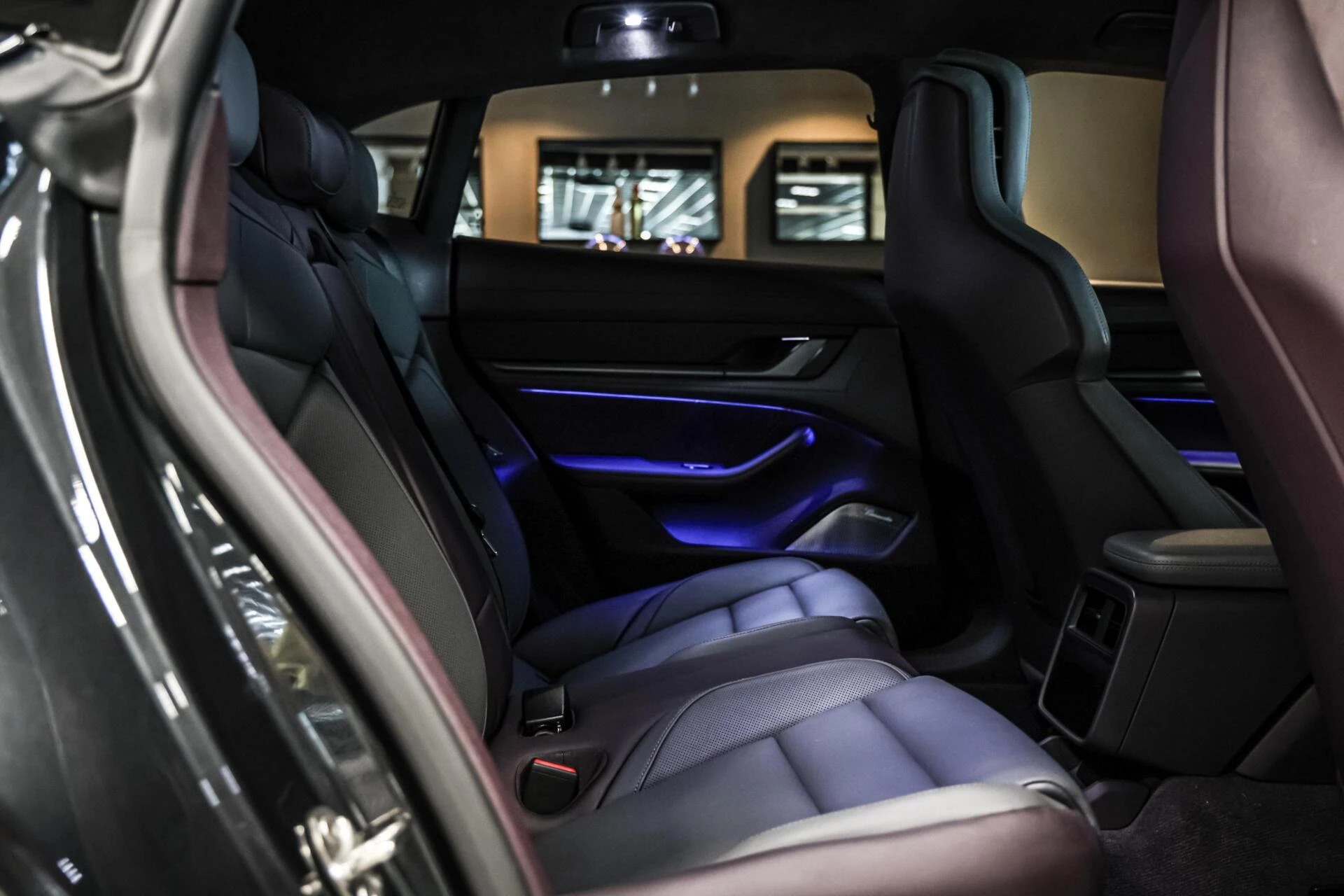 Hoofdafbeelding Porsche Taycan