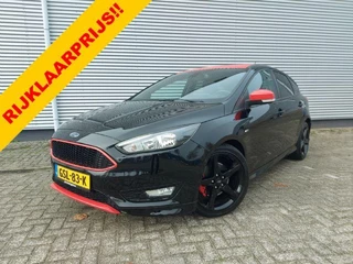 Hoofdafbeelding Ford Focus Ford Focus 1.5 135KW/184PK ST line, applecarplay/android,airco,cruise,stoelverwarming,parkeersensoren achter,