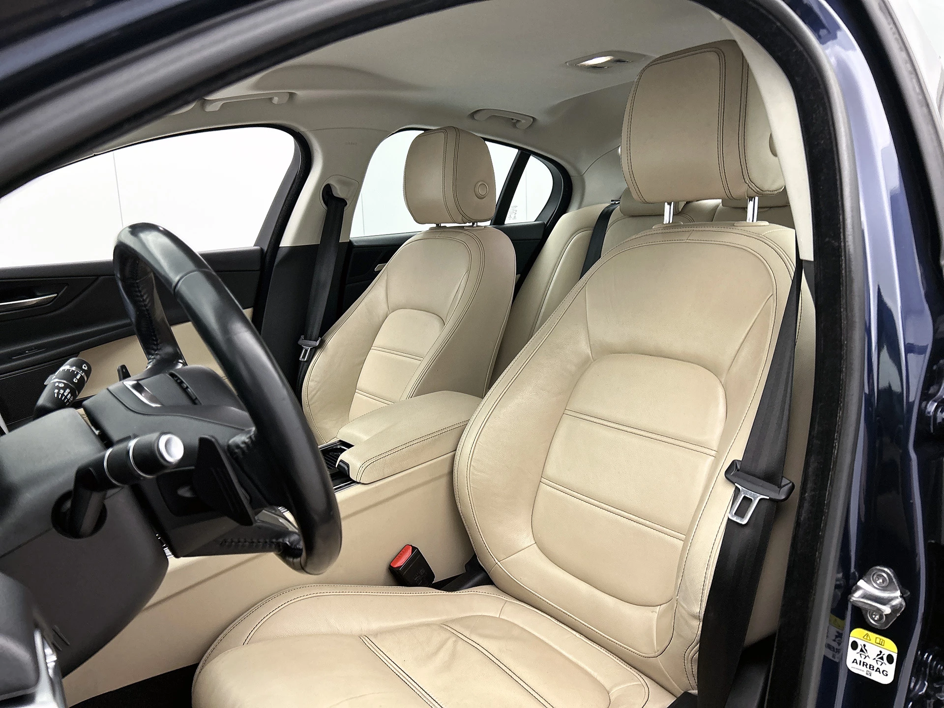 Hoofdafbeelding Jaguar XE