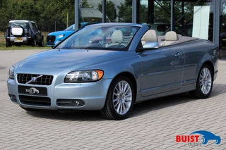 Hoofdafbeelding Volvo C70 Volvo C70 Convertible 2.4i 170pk Summum AUTOMAAT 72476km! NL-auto! 2e eig.! YOUNGTIMER!