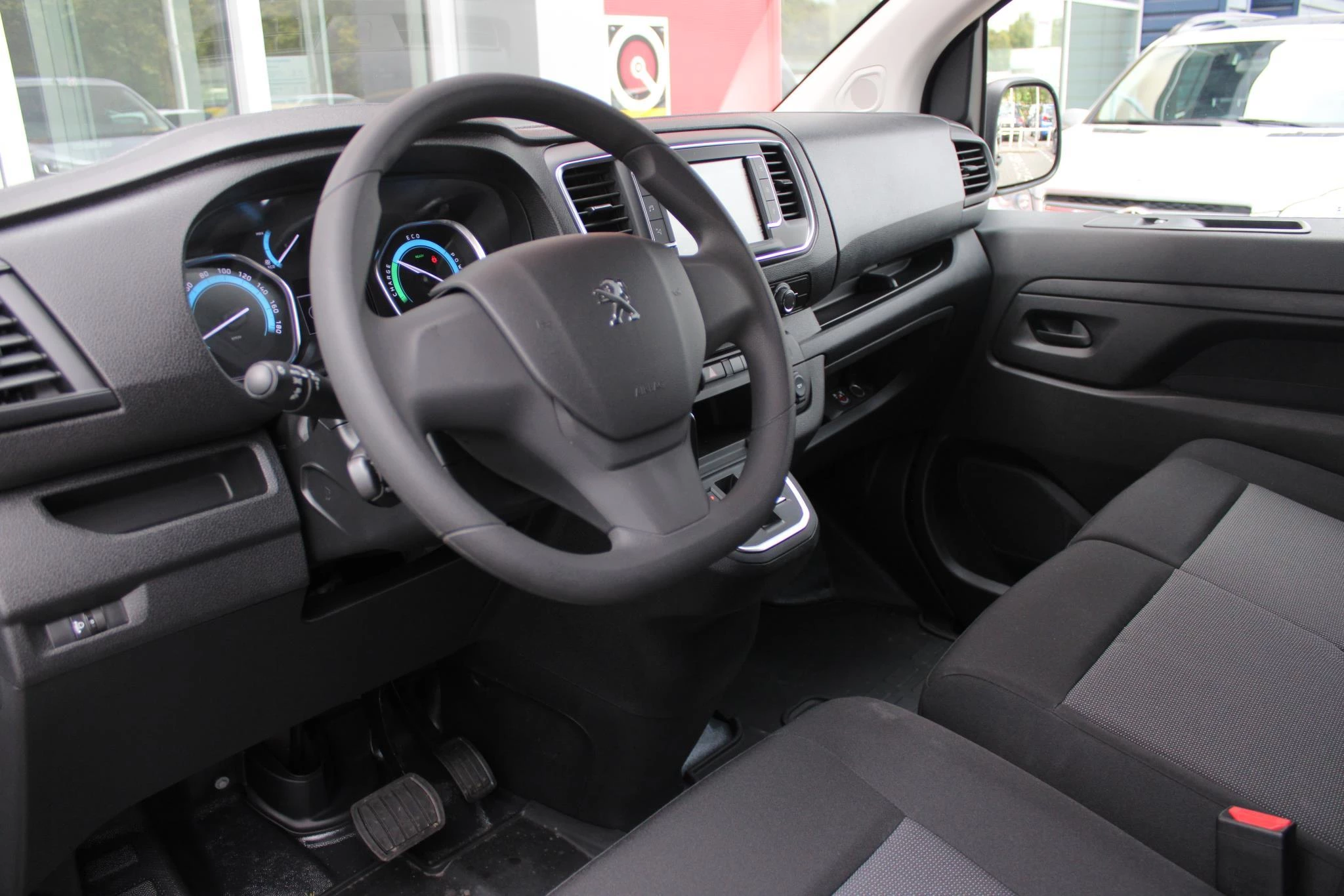 Hoofdafbeelding Peugeot e-Expert