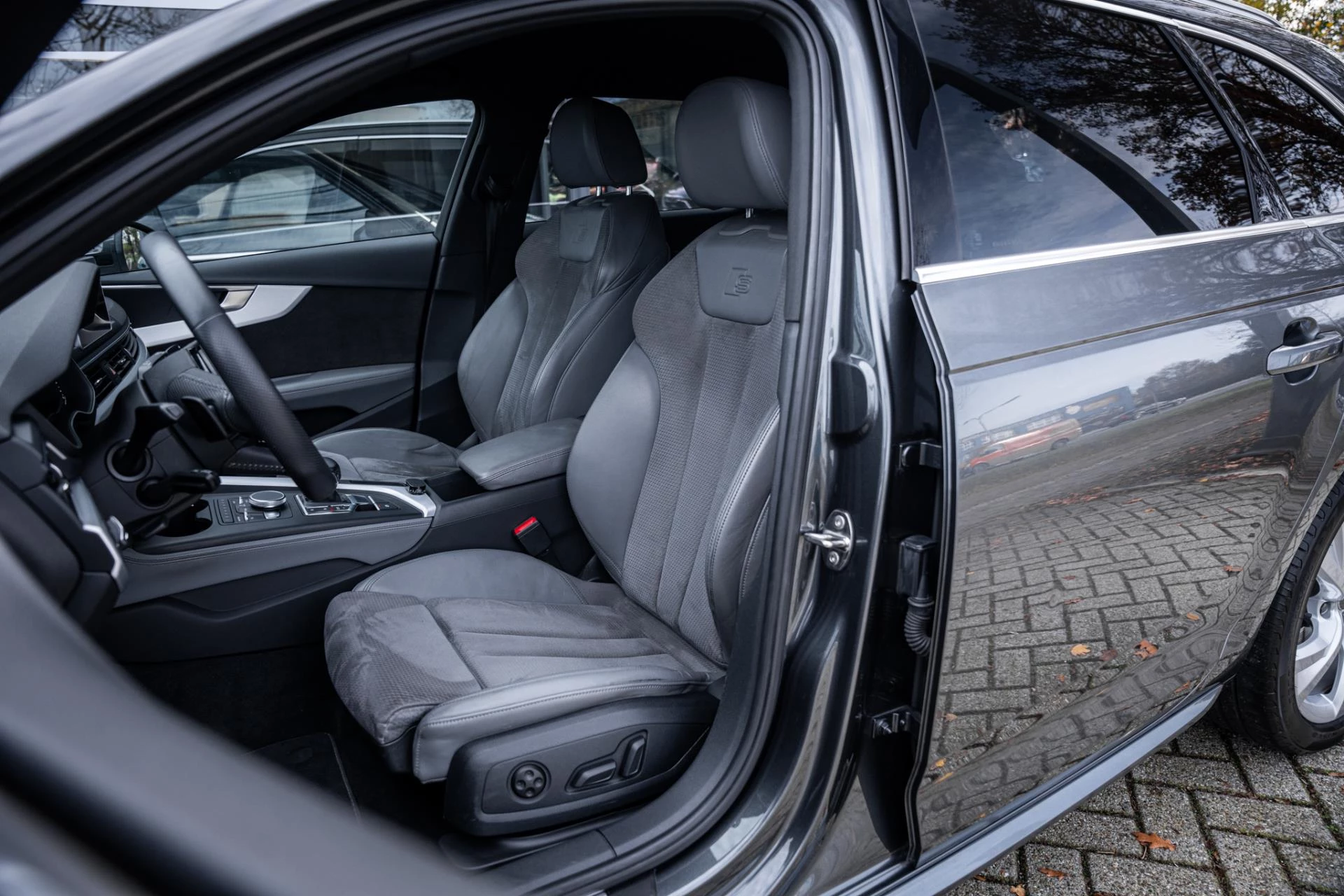 Hoofdafbeelding Audi A4