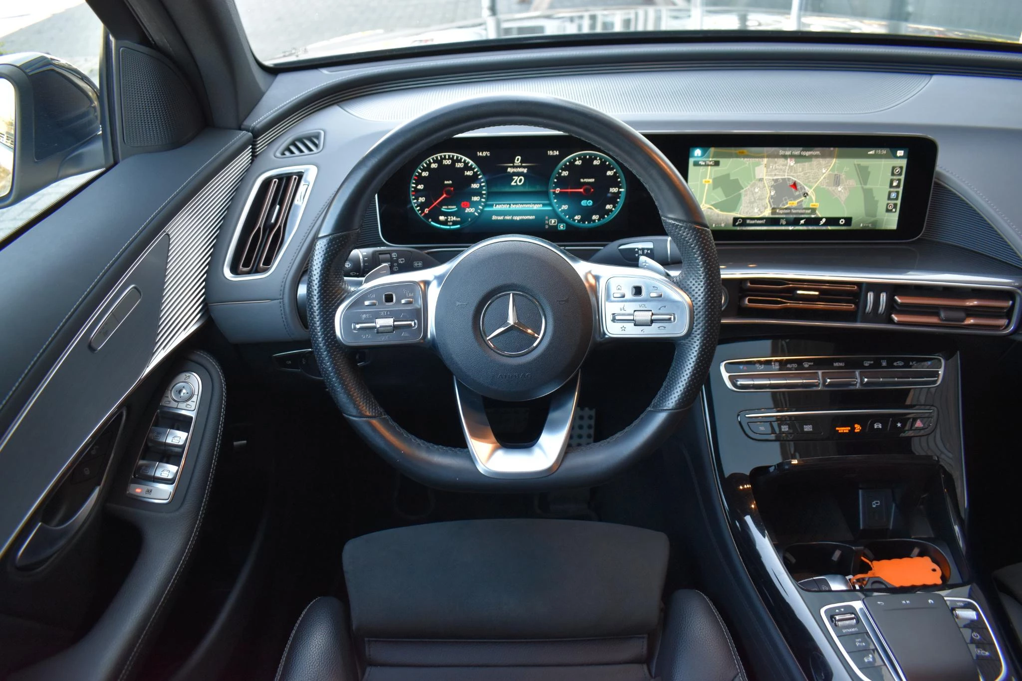 Hoofdafbeelding Mercedes-Benz EQC