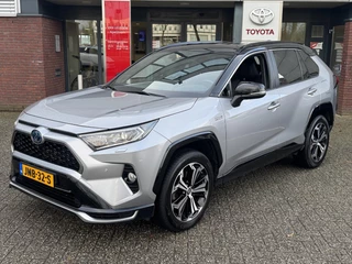 Toyota RAV4 2.5 Plug-in Hybrid AWD BI-TONE PLUS TREKHAAK 1500KG TREKGEW LEER STOELKOELING/VERWARMING PARK-SENSOREN 360-CAMERA 4S-BANDEN JBL-AUDIO HEAD-UP