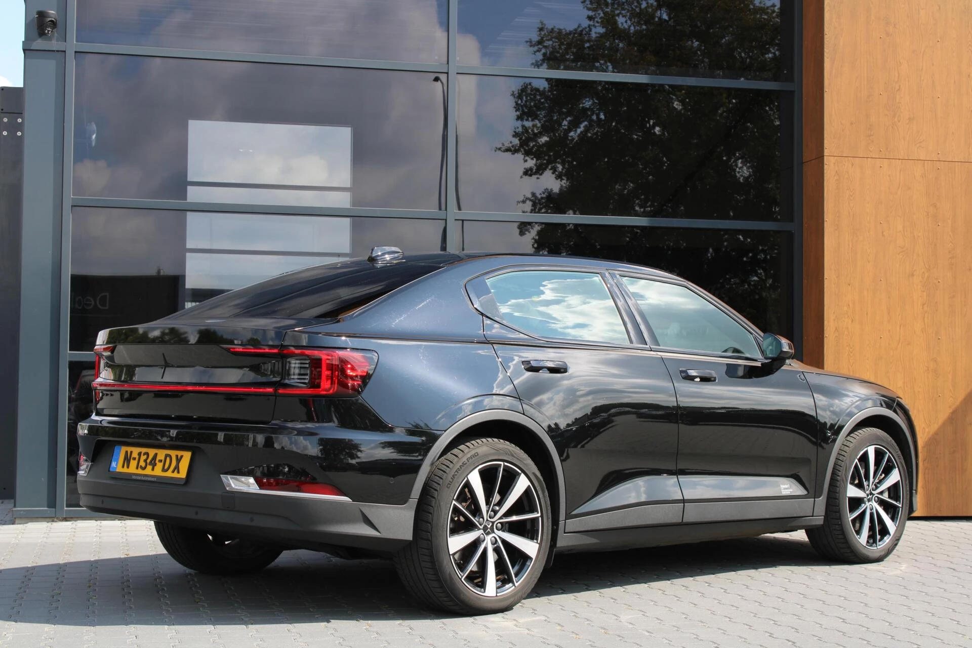 Hoofdafbeelding Polestar 2