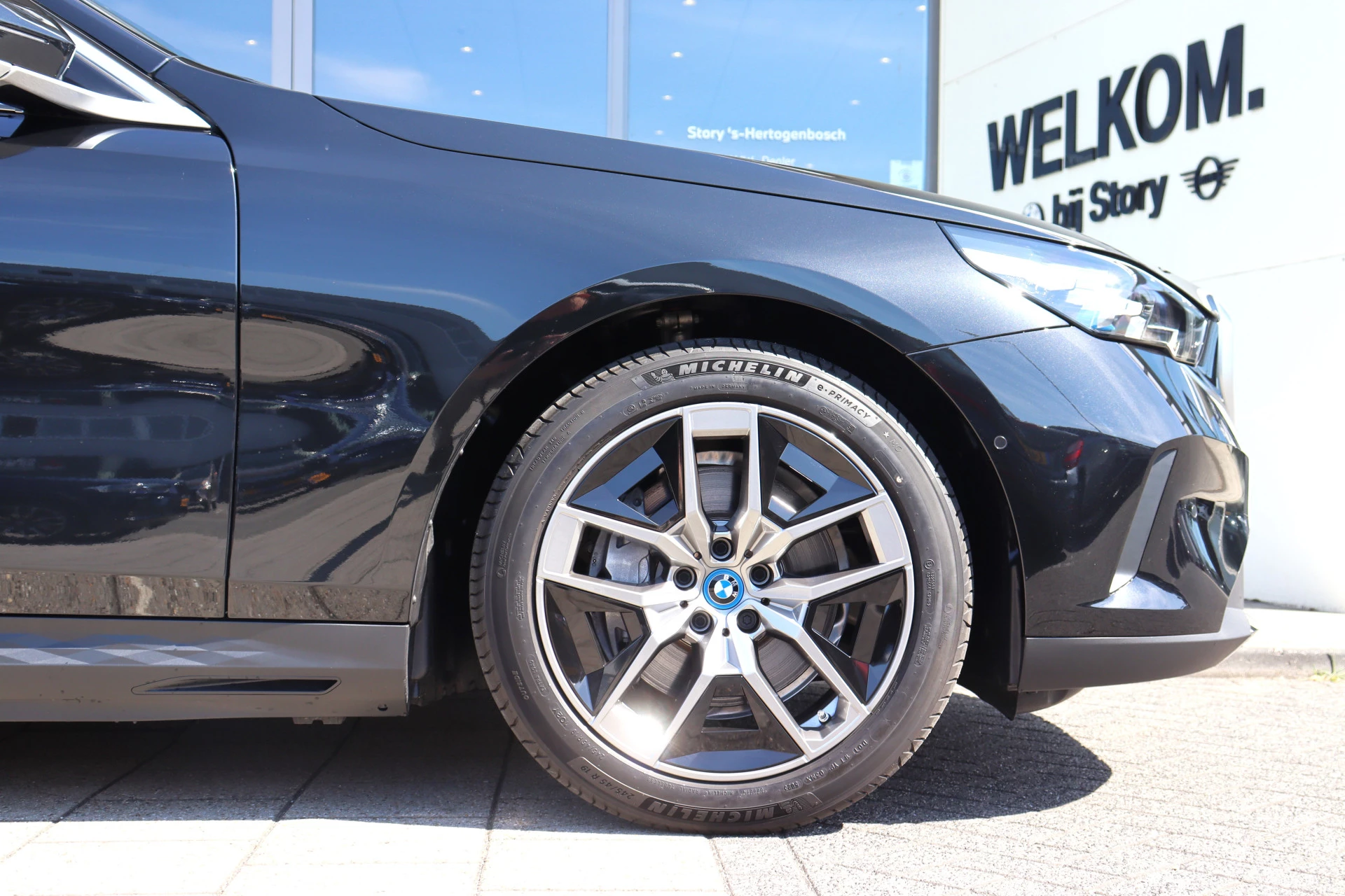 Hoofdafbeelding BMW i5