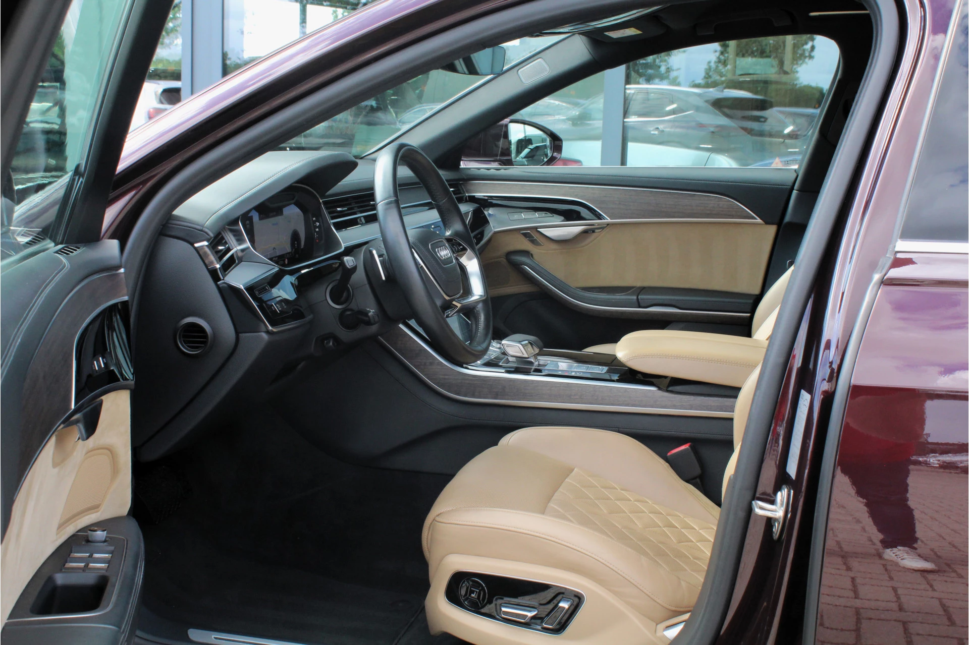 Hoofdafbeelding Audi A8