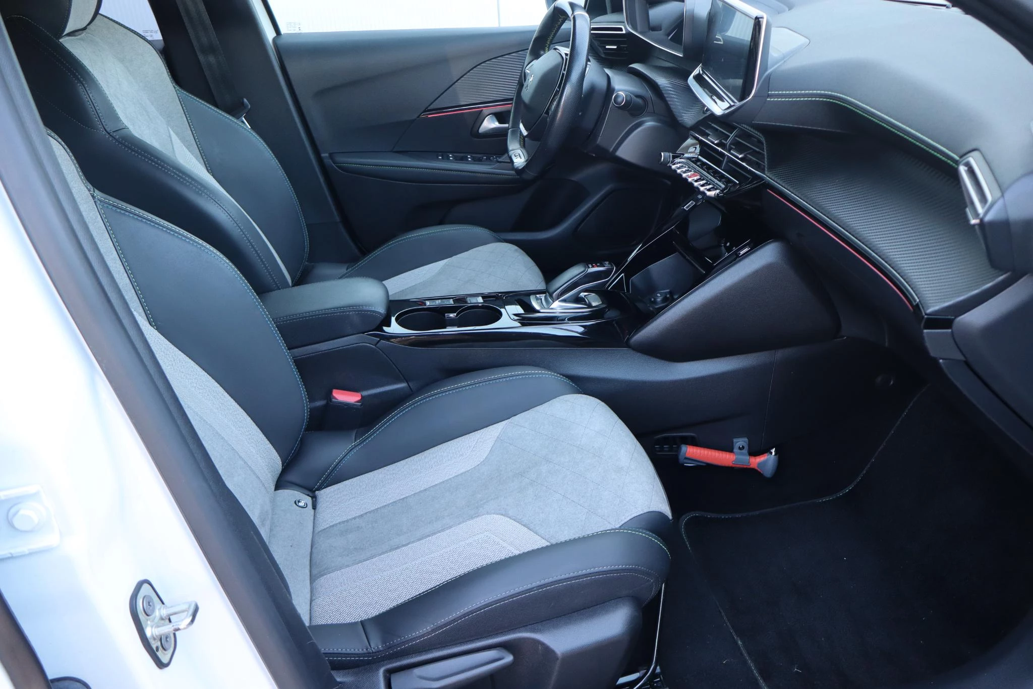 Hoofdafbeelding Peugeot e-208