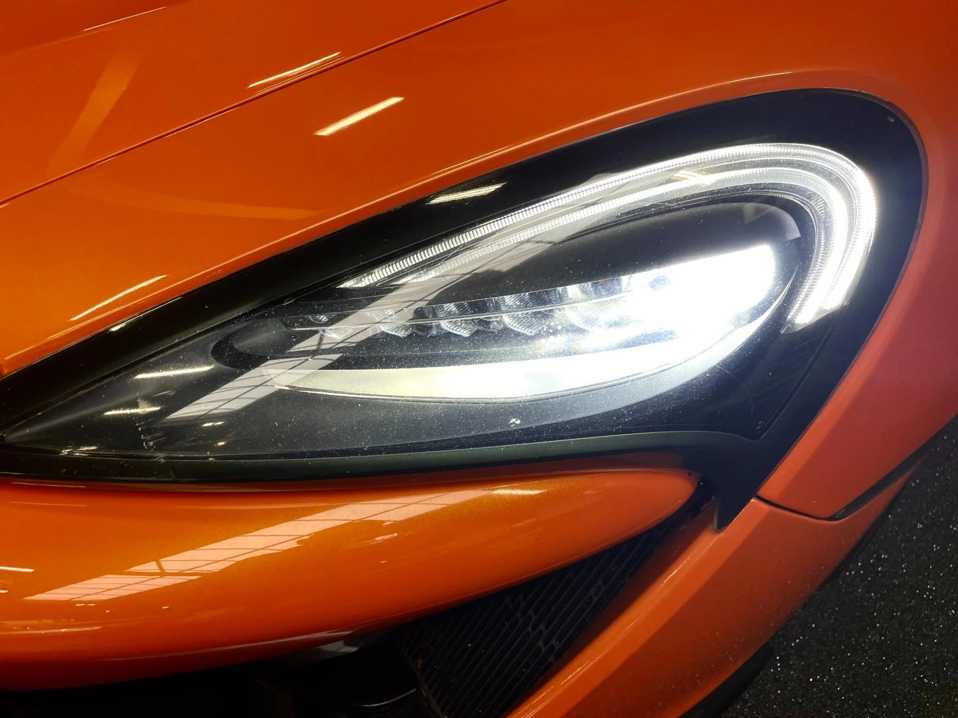 Hoofdafbeelding McLaren 570S