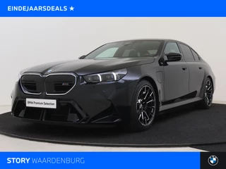 BMW M5 5 Serie Automaat / Panoramadak / Trekhaak / M Carbon-keramische remmen / Bowers & Wilkins / Stoelventilatie / Parking Assistant Professional / Adaptieve LED